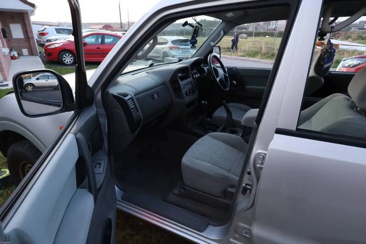 2000 Mitsubishi Pajero 3.5 V6 petrol - Image 6