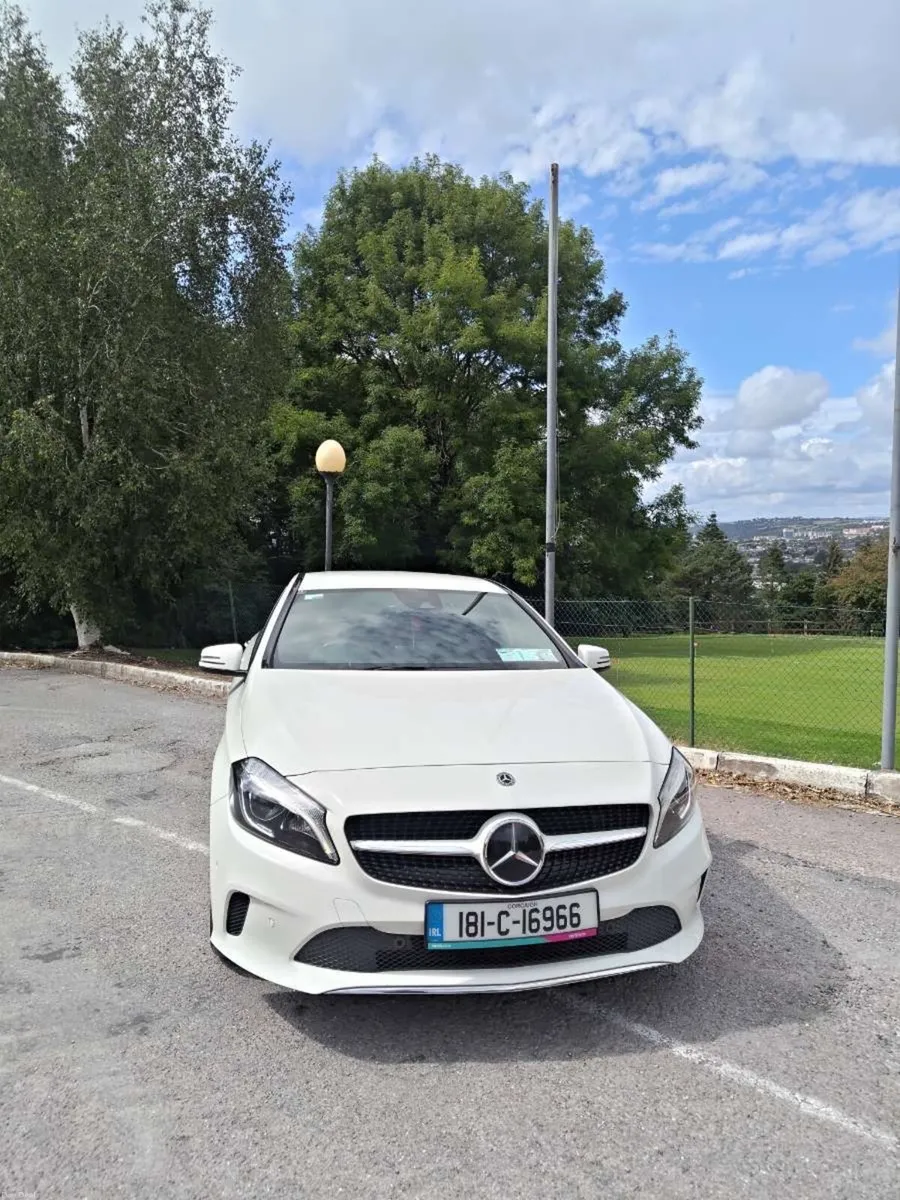 A180 white Mercedes Benz - Image 2