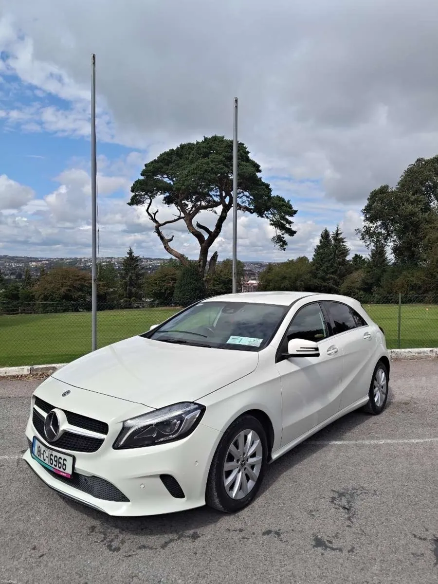 A180 white Mercedes Benz - Image 3