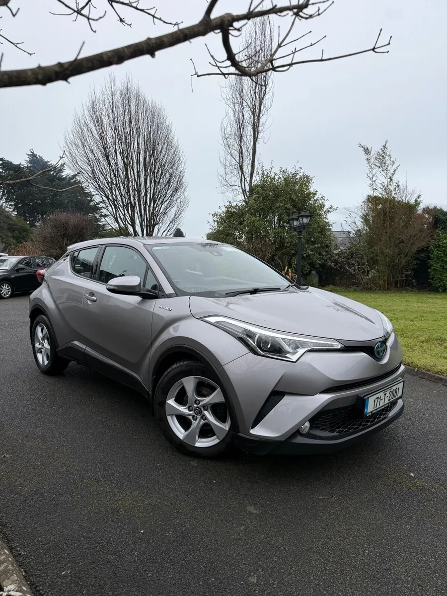 Toyota C-HR 2017 - Image 1