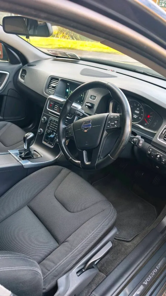 Volvo D4. V60 - Image 6
