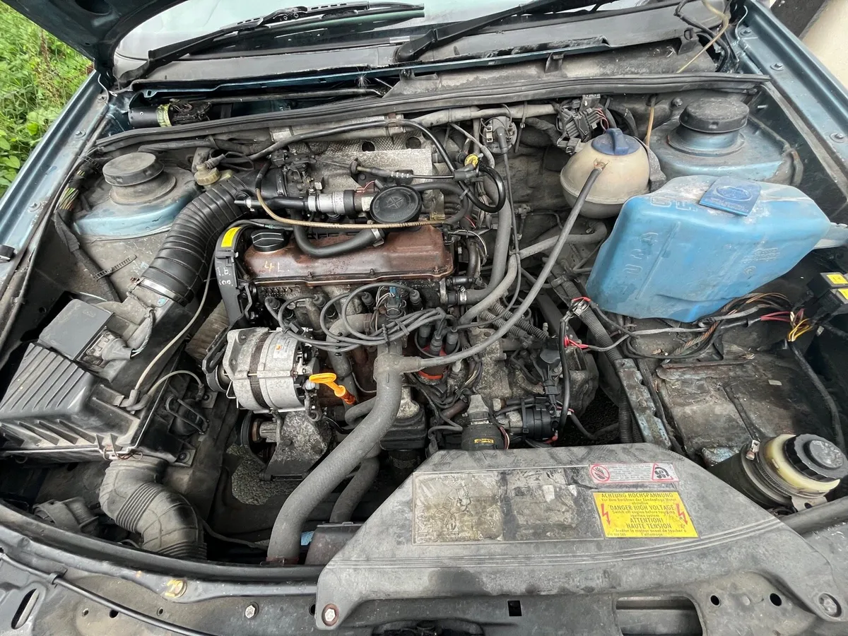 VW Passat Estate B3 CL 1.8 - Image 6