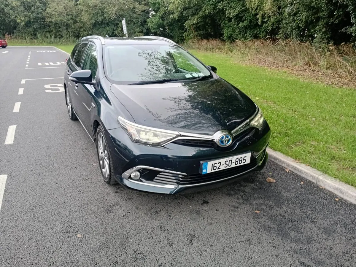 Toyota auris estate hybrid executive - Image 3