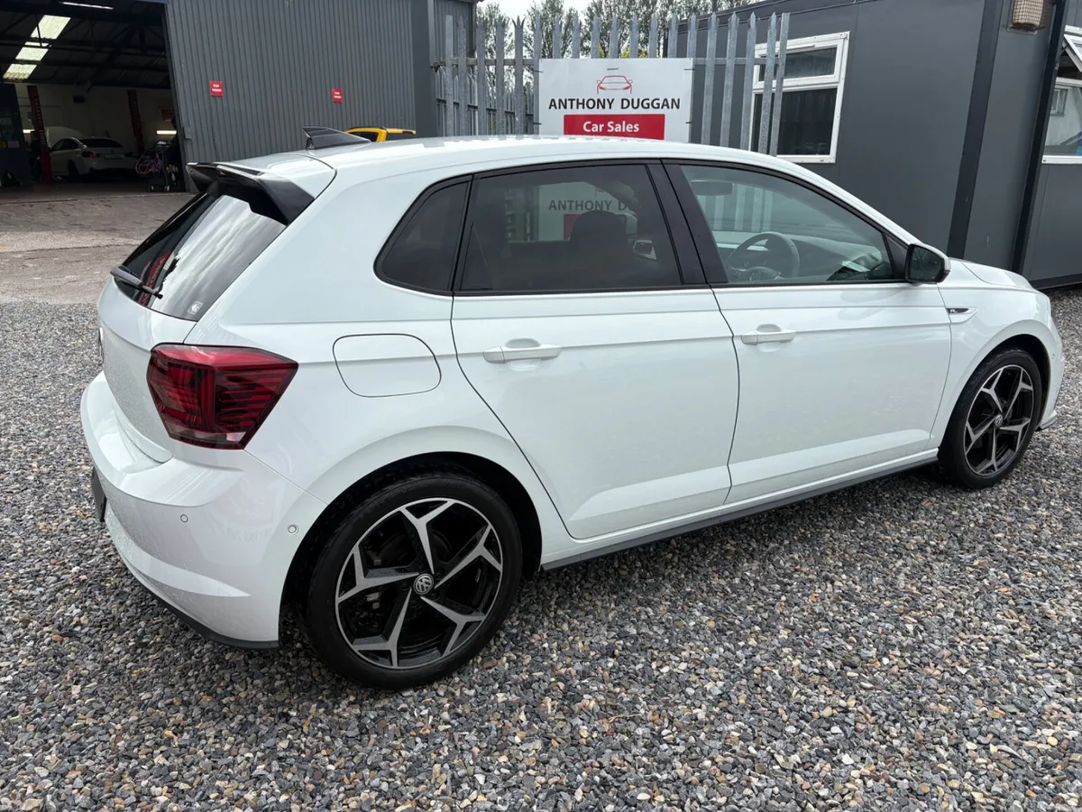 R-line Volkswagen polo 1.5 Automatic - Image 3