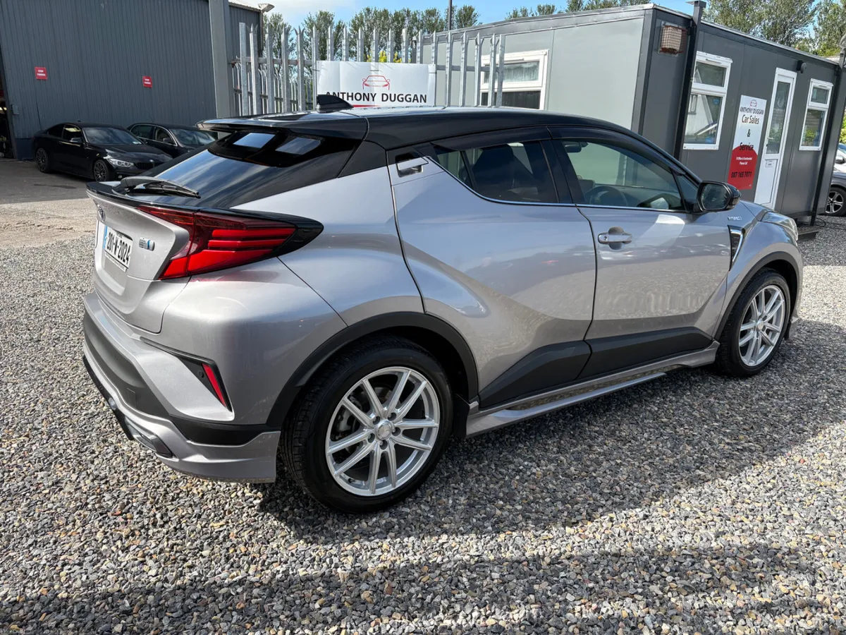 2020 Toyota C-HR hybrid - Image 3