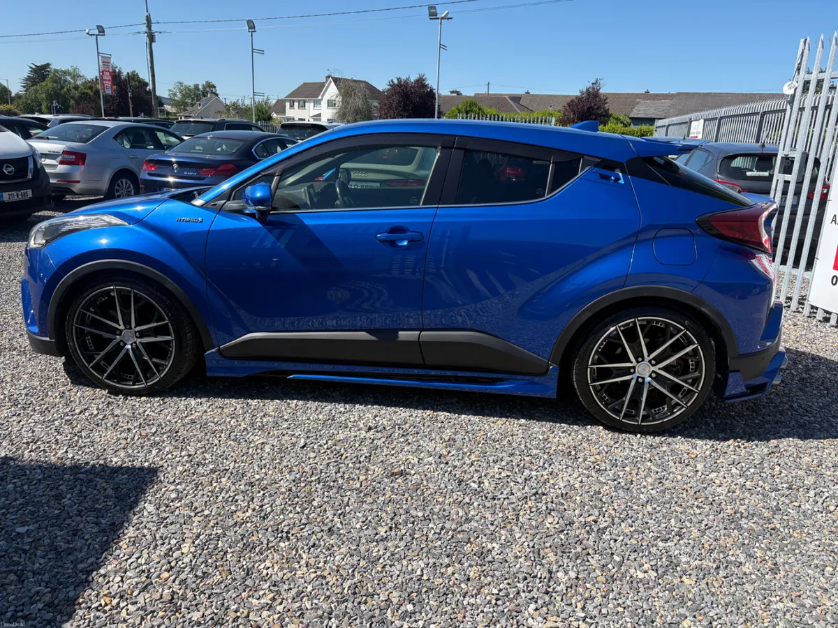 182 Toyota C-HR hybrid - Image 5
