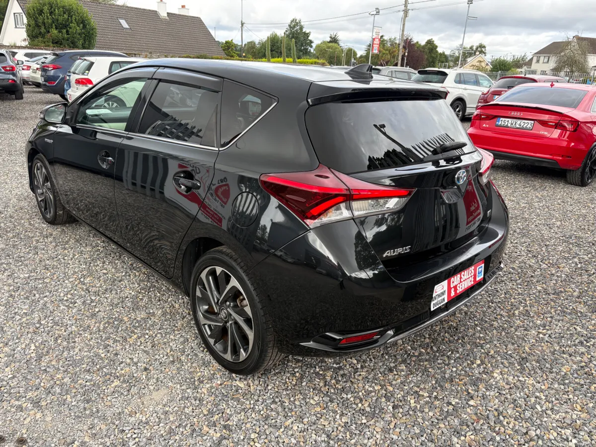 Toyota Auris Hybrid - Image 5