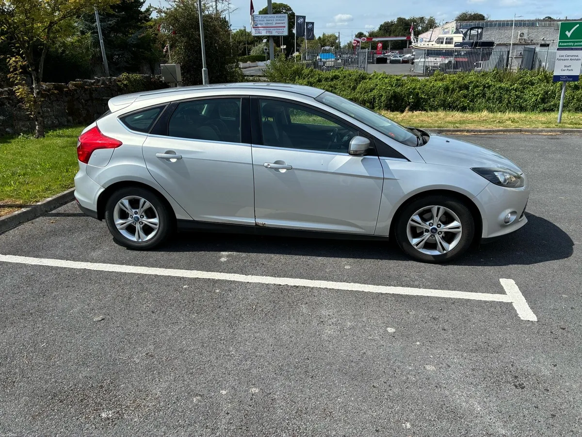 Ford focus car - Image 2