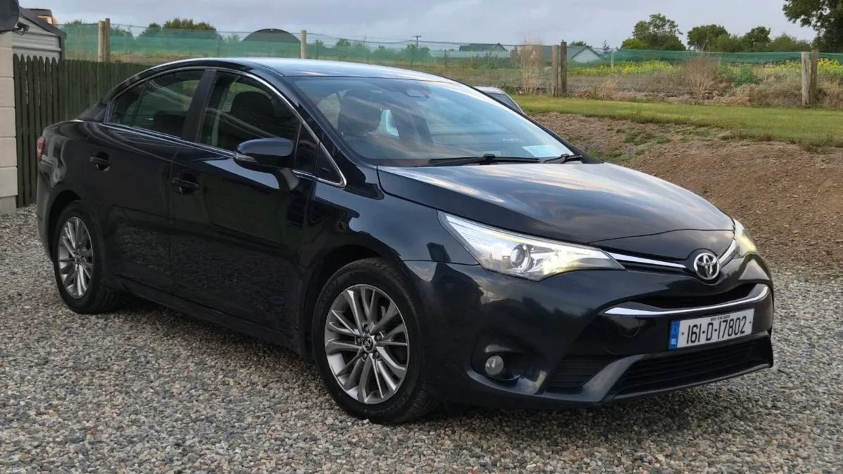 161 AVENSIS READ AD FIRST. - Image 1