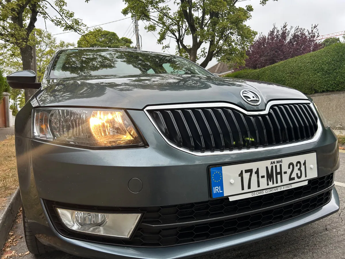 2017 SKODA OCTAIVA 2.0 TDI STYLE SERVICE HISTORY - Image 3