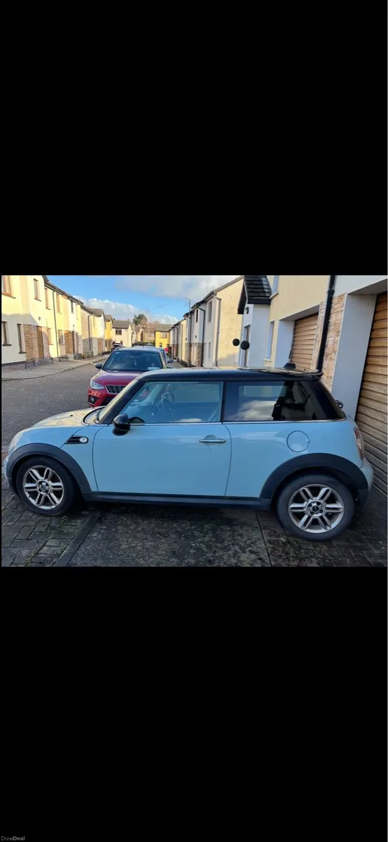 Mini Cooper Automatic - Image 1