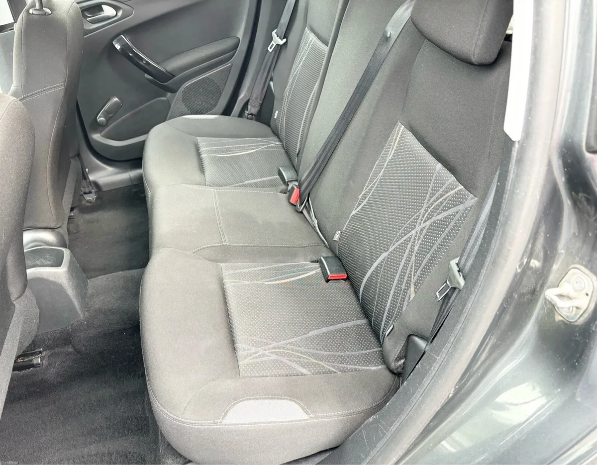 2015 Peugeot 208 AutoMatic - Image 6