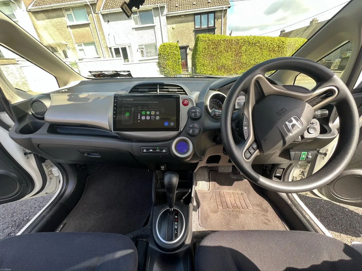 2014 Honda Fit Hybrid 1.3 Auto — Spares or Repair - Image 5