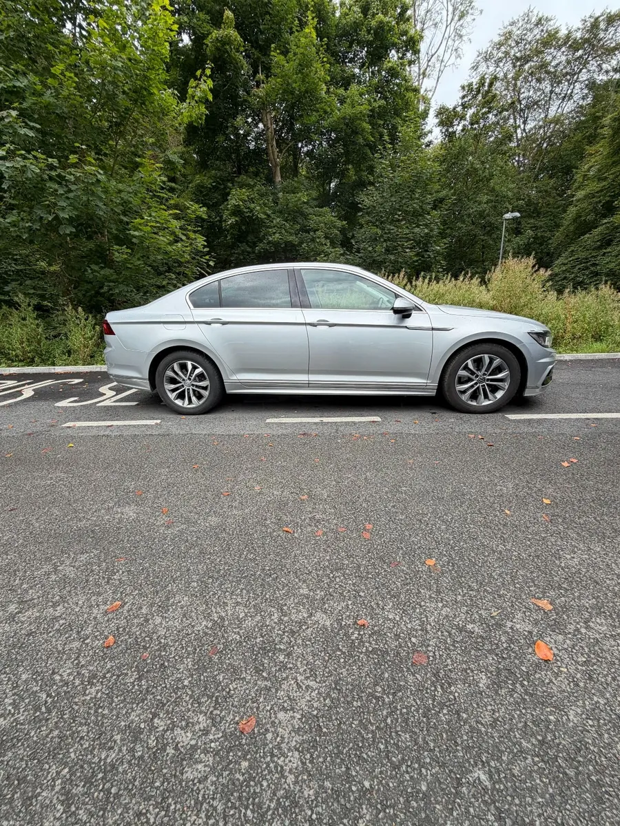 Volkswagen Passat R Line 2.0 TDI M6F 150HP 4DR - Image 4