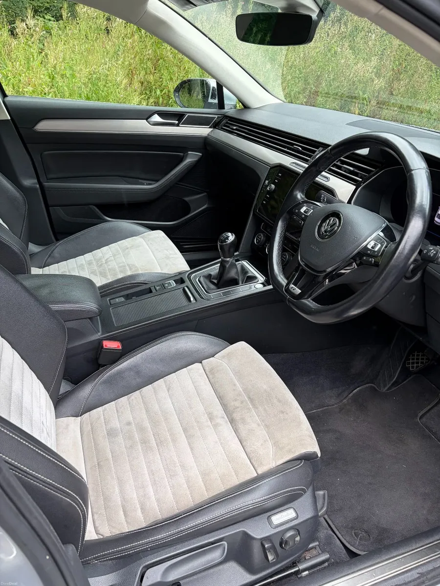 Volkswagen Passat R Line 2.0 TDI M6F 150HP 4DR - Image 6