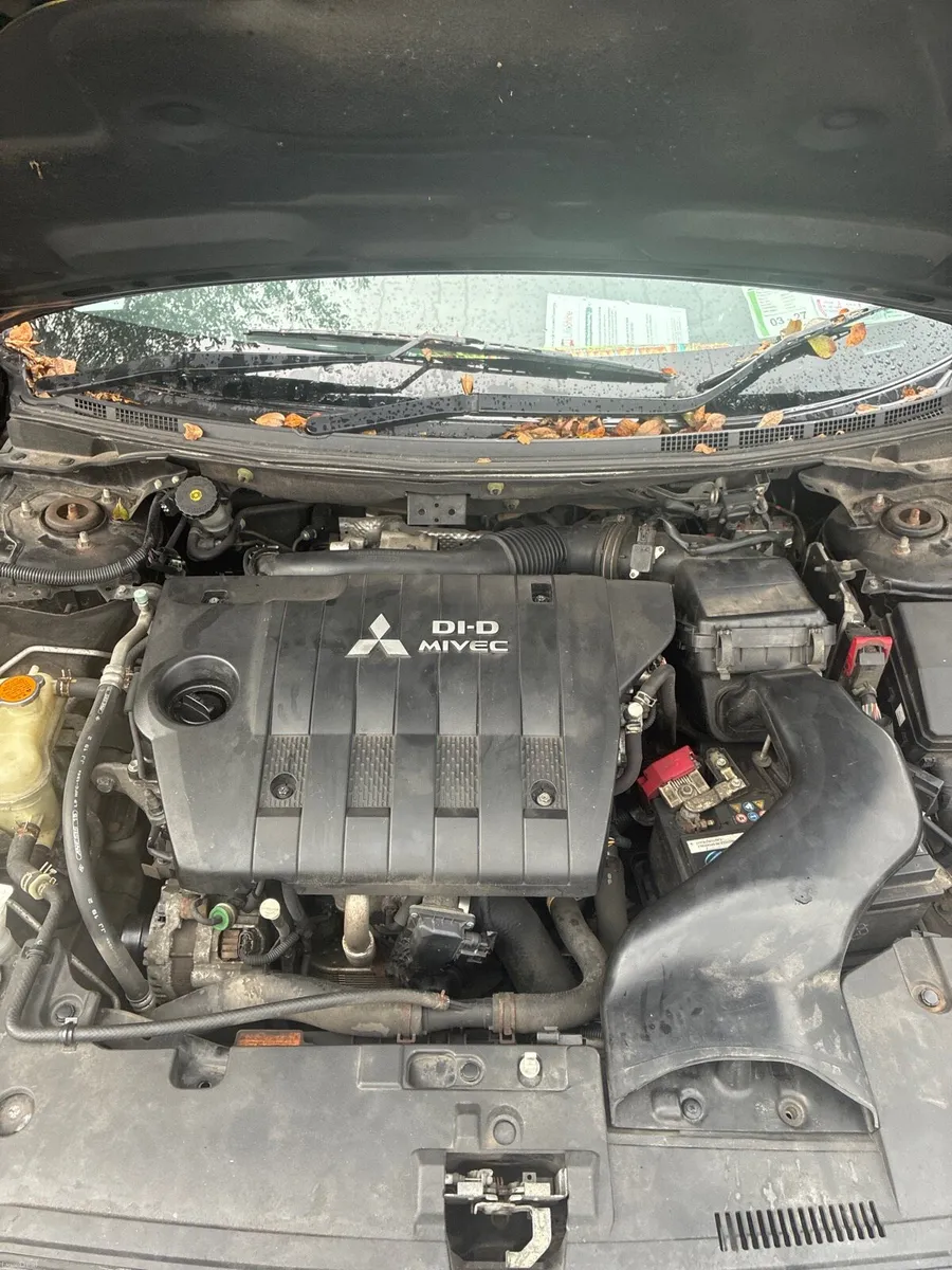 Mitsubishi lancer price is negotiable - Image 5