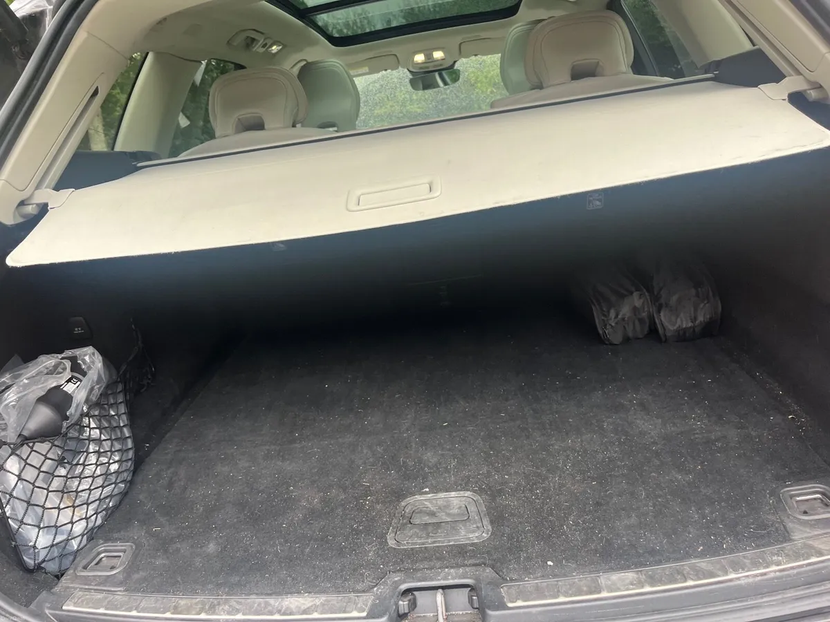 Volvo XC60 2023 - Image 6