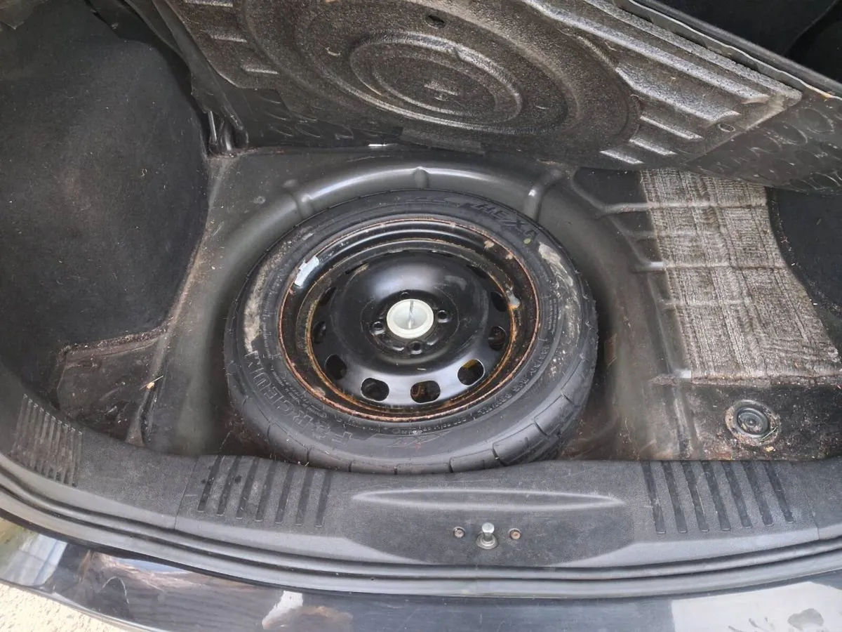 2010 Ford Fusion - Image 6