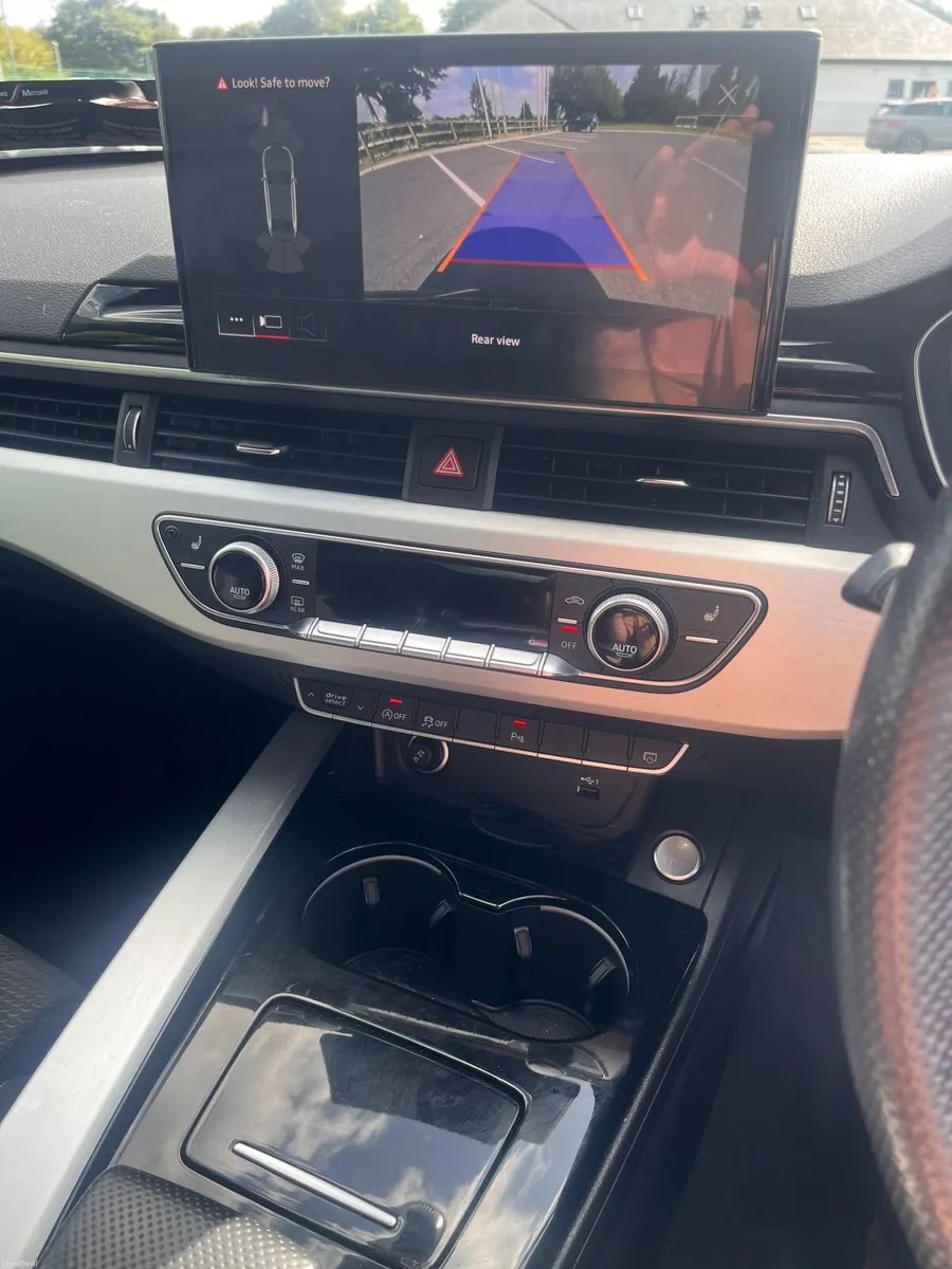 Audi A4 2021 - Image 2
