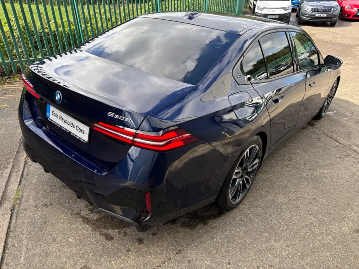 BMW 5-Series 530E M SPORT AUTO HYBRID PHEV 100kms - Image 4