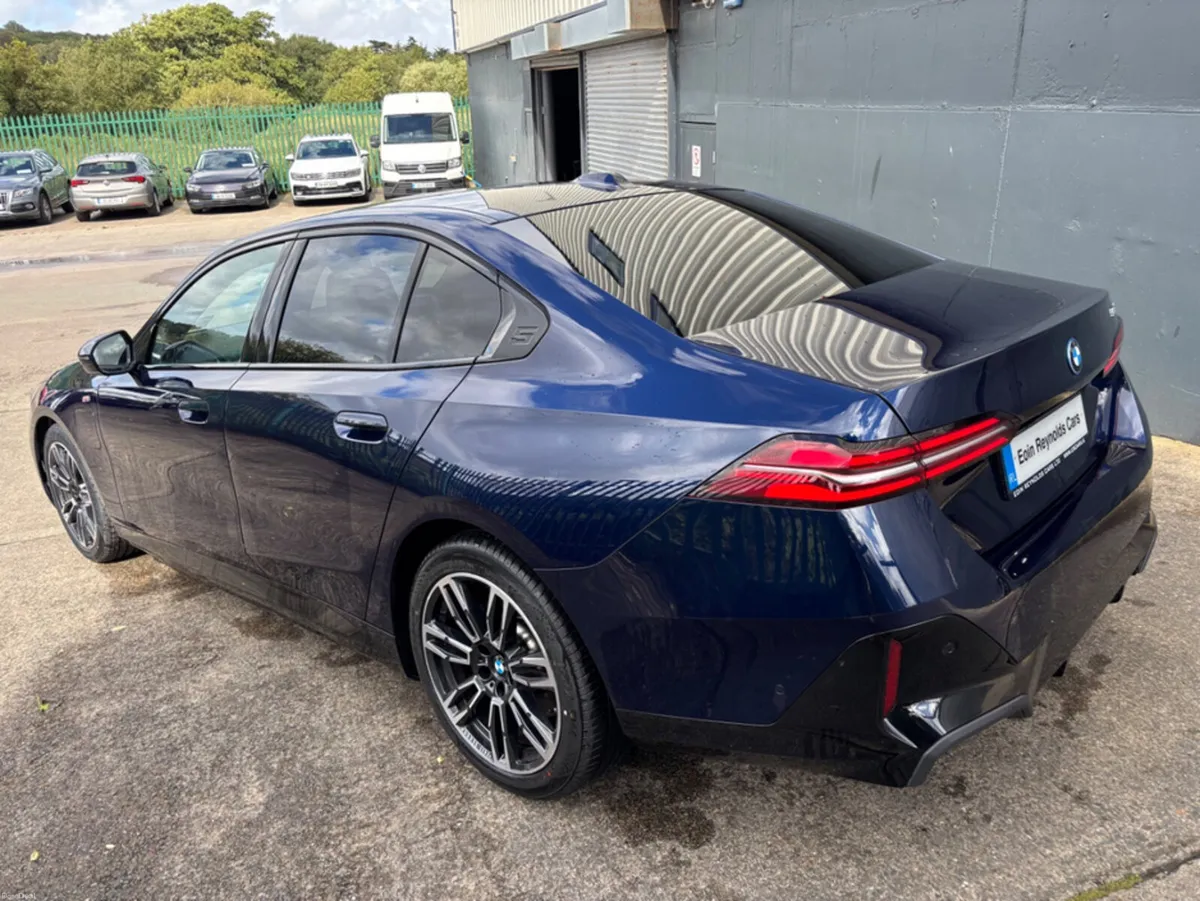 BMW 5-Series 530E M SPORT AUTO HYBRID PHEV 100kms - Image 6