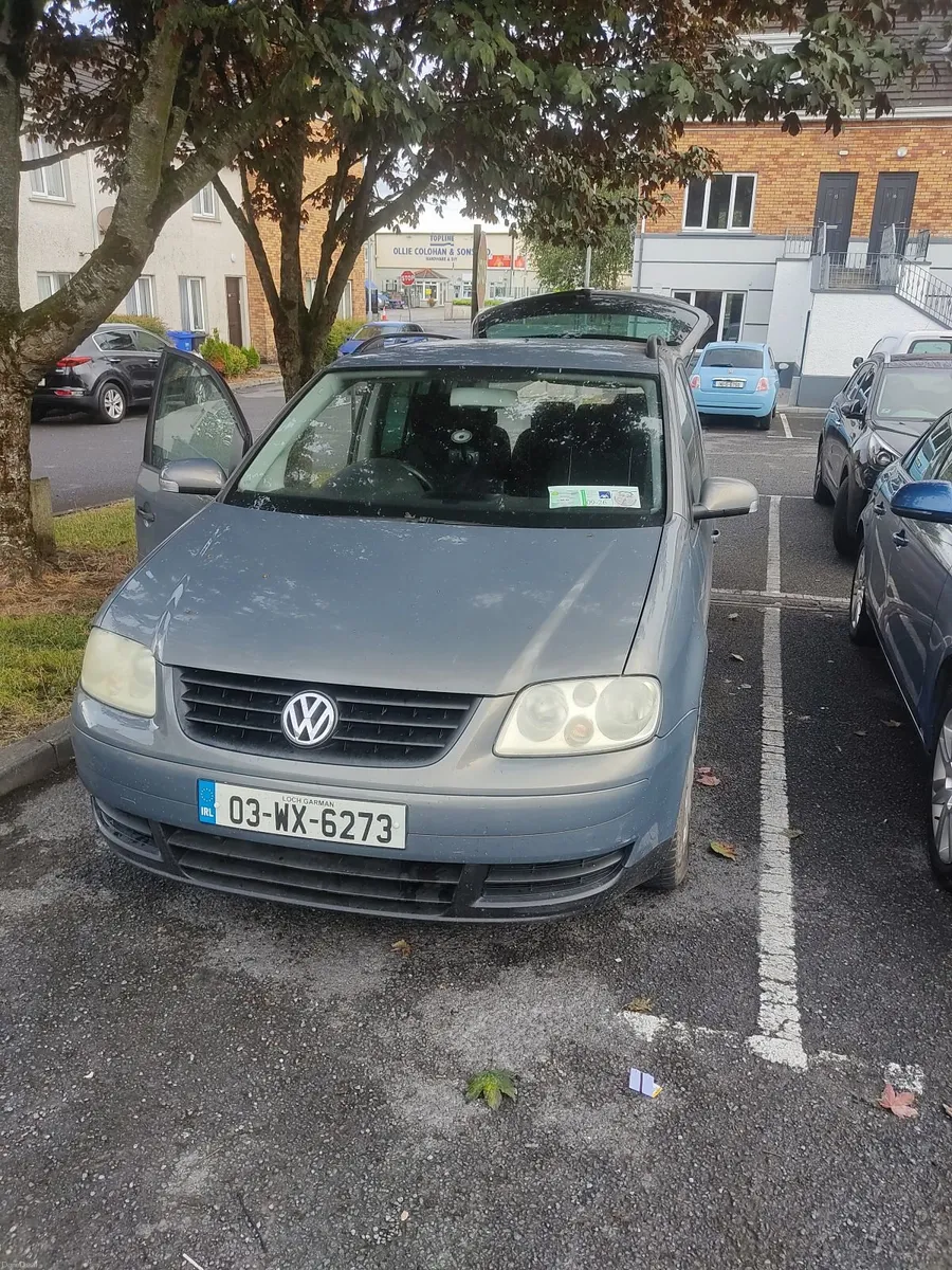 Volkswagen Touran 2003 - Image 1