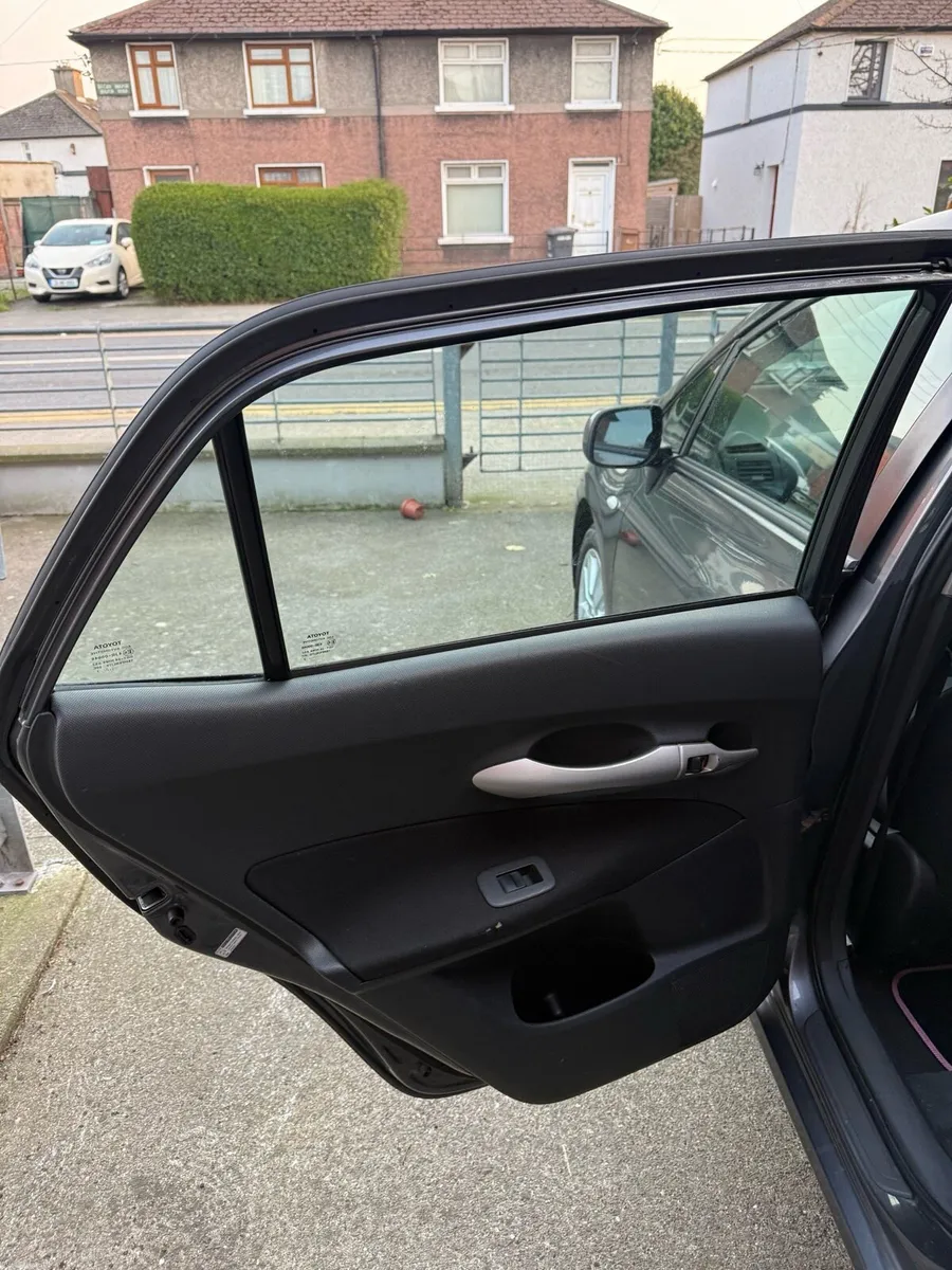 2007 Toyota auris - Image 6