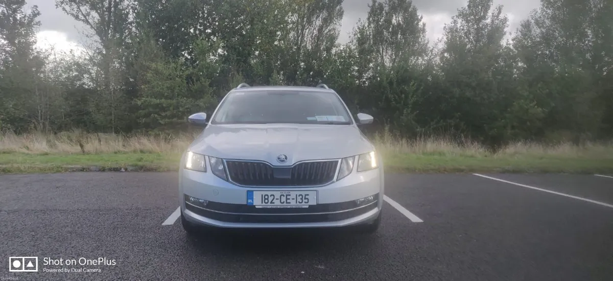 2018 (182) Skoda Octavia Combi Estate Style Diesel - Image 2
