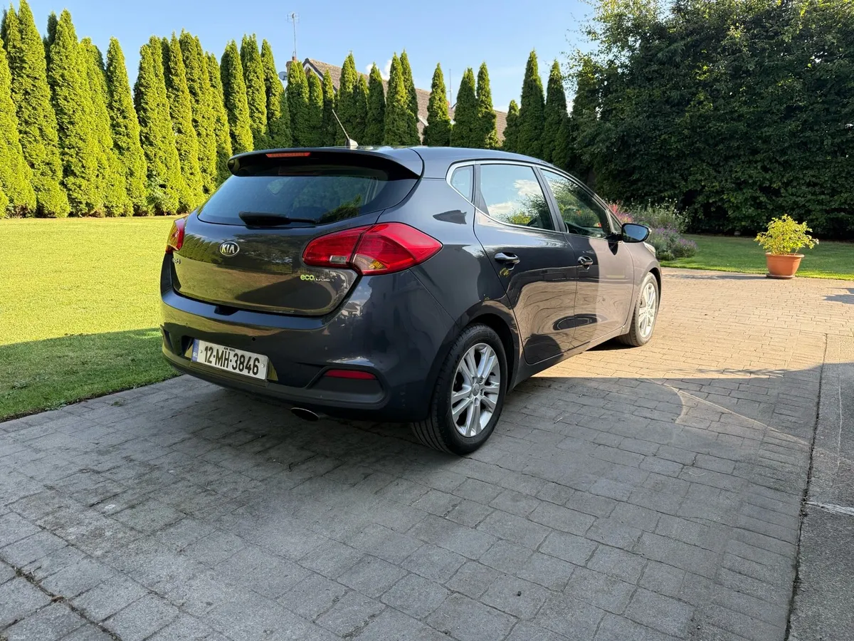 Kia Ceed 2012 - Image 2