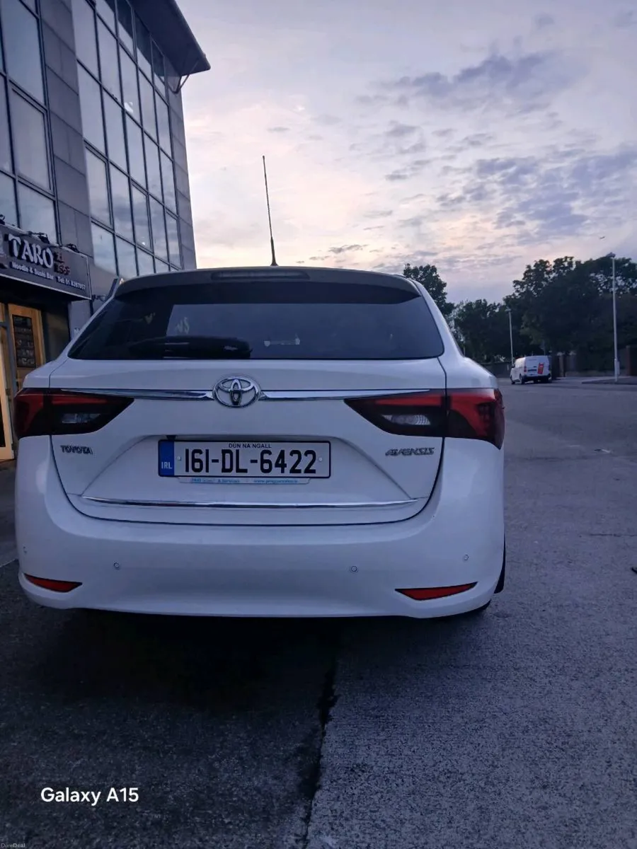 Toyota Avensis - Image 4