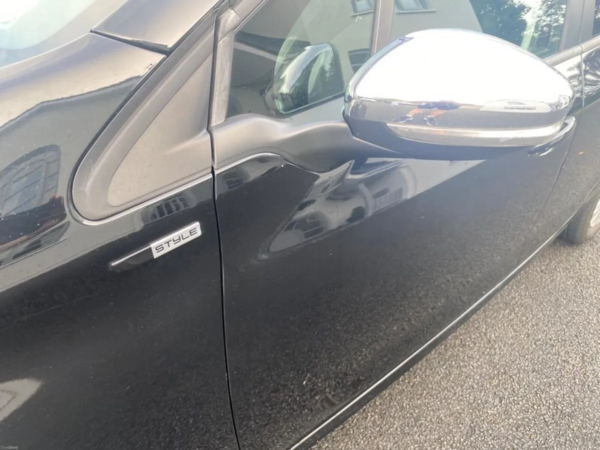 Peugeot 208 - Image 6