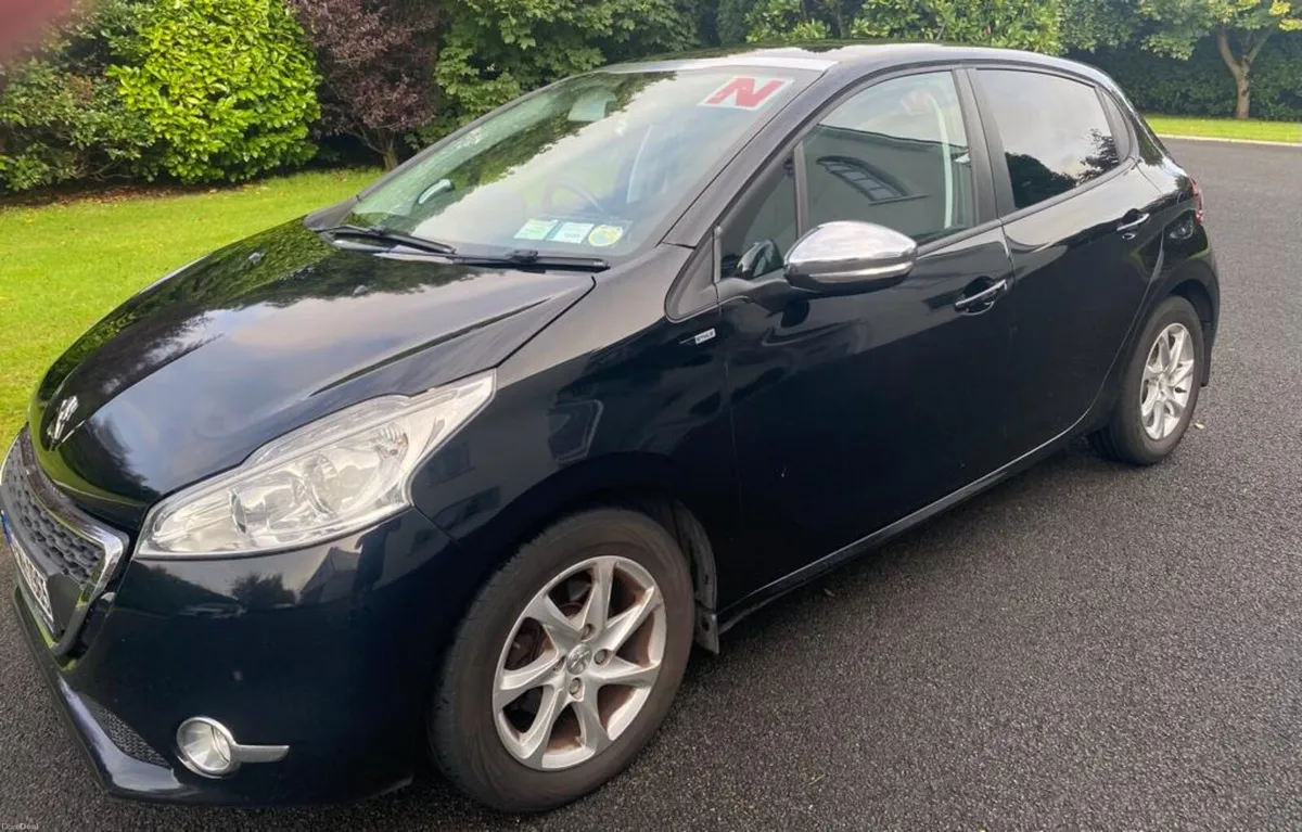 Peugeot 208 - Image 2