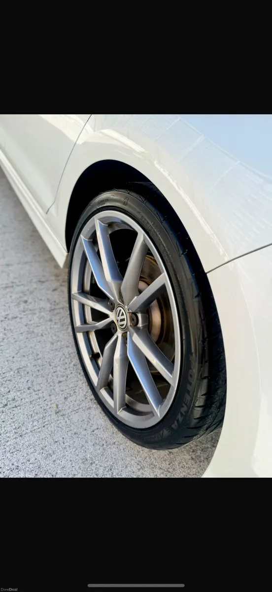 2017 Volkswagen Golf R Carbon Edition - Image 6