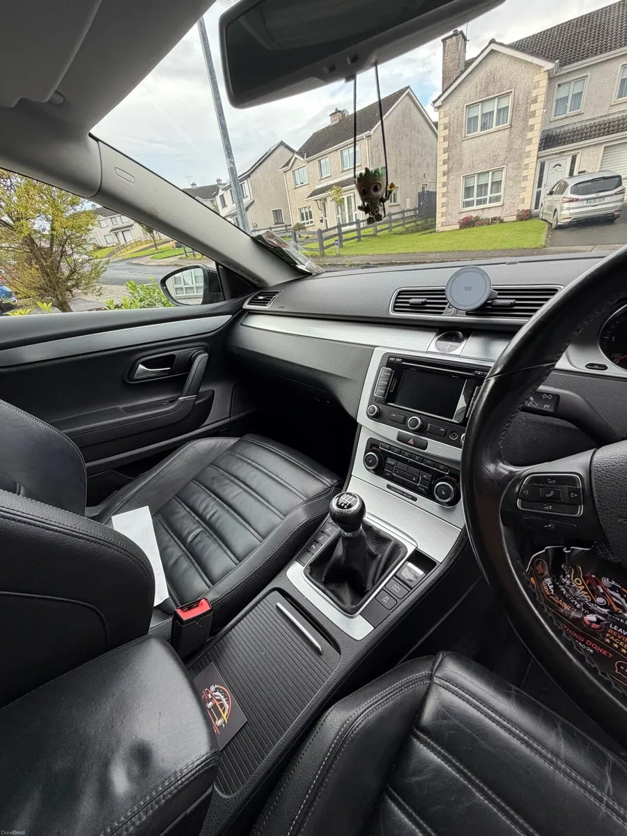 Volkswagen Passat CC - Image 5