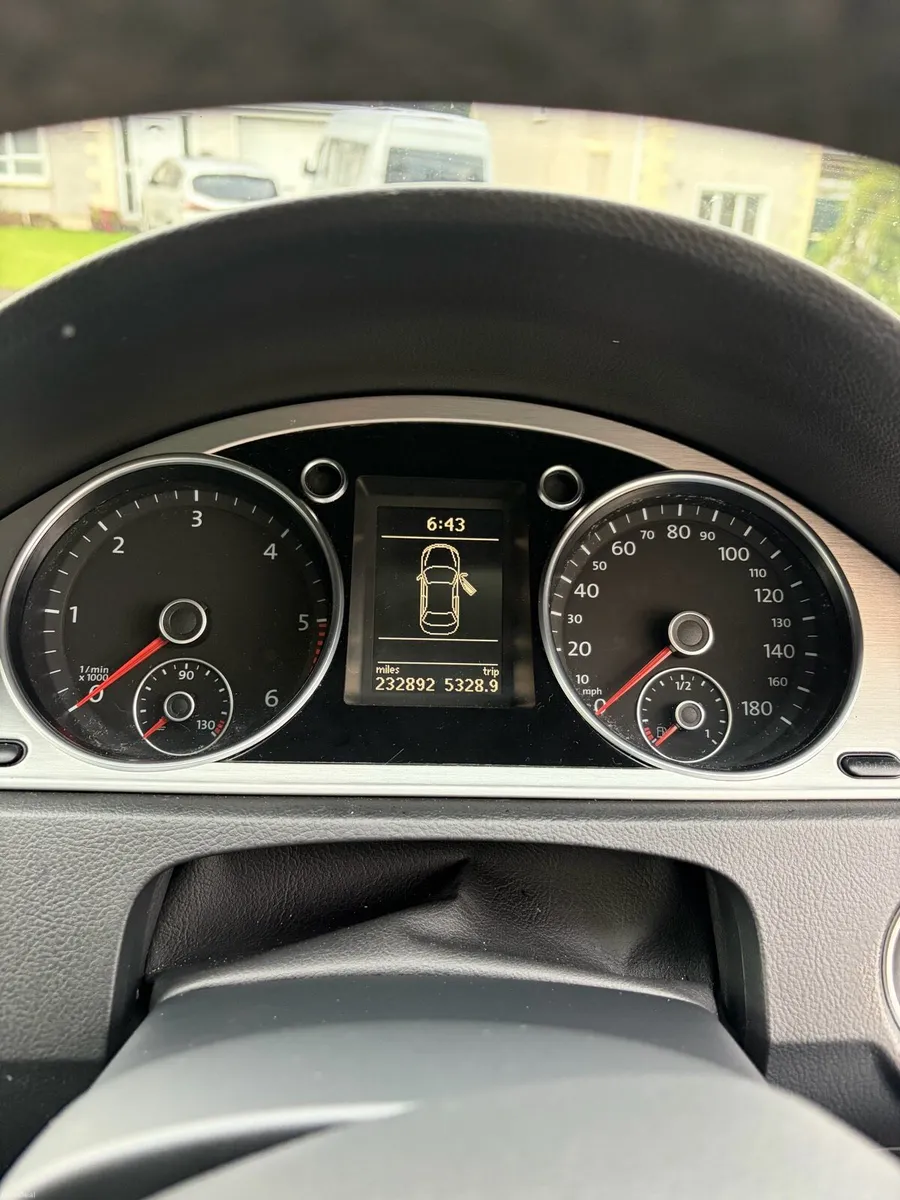 Volkswagen Passat CC - Image 6