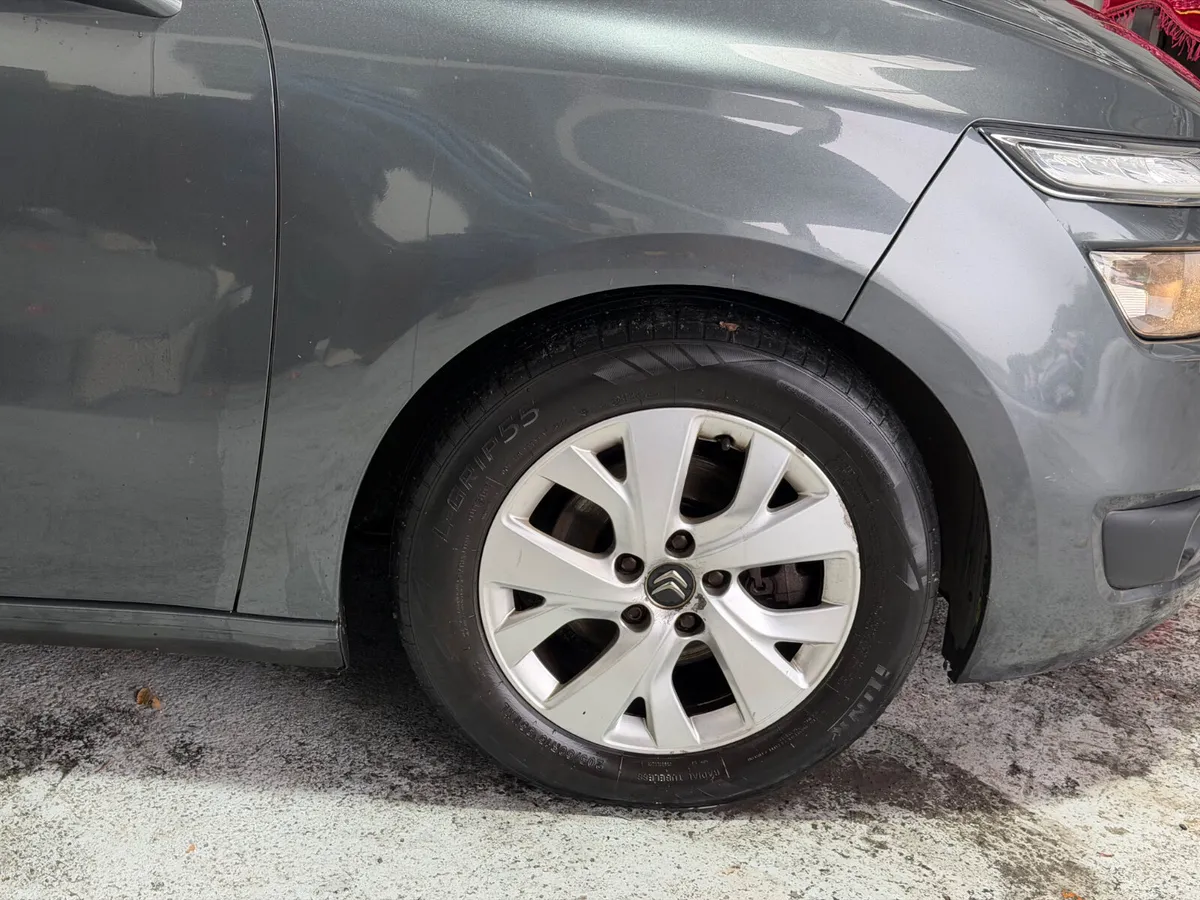 Citroen C4 2016 (very clean 7 seater) - Image 5
