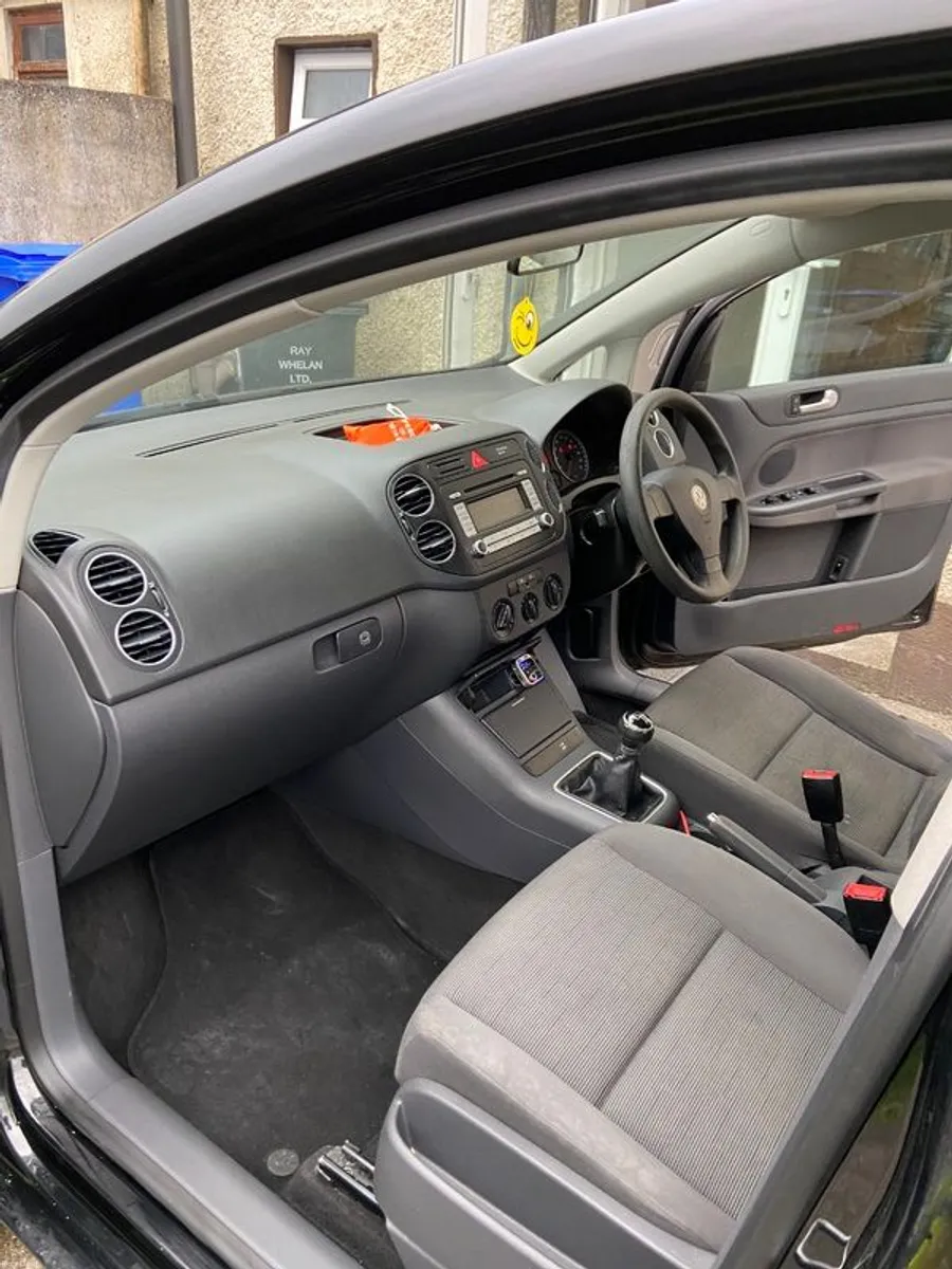 2007 Volkswagen Golf - Image 1