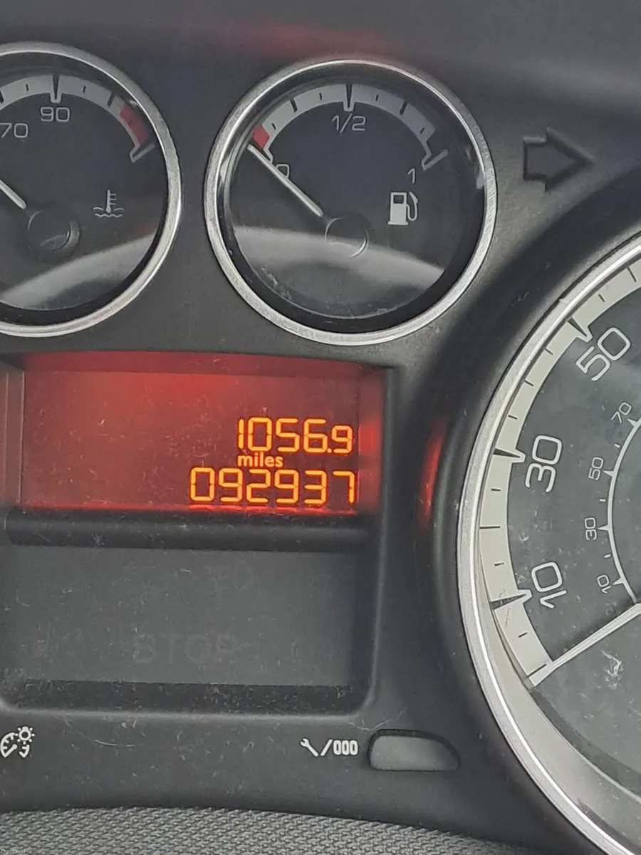Peugeot 308 2011 - Image 5