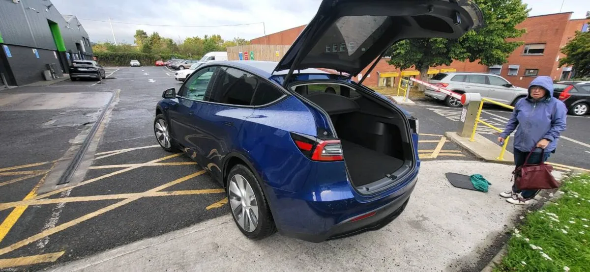 Tesla Model Y RWD - Image 3