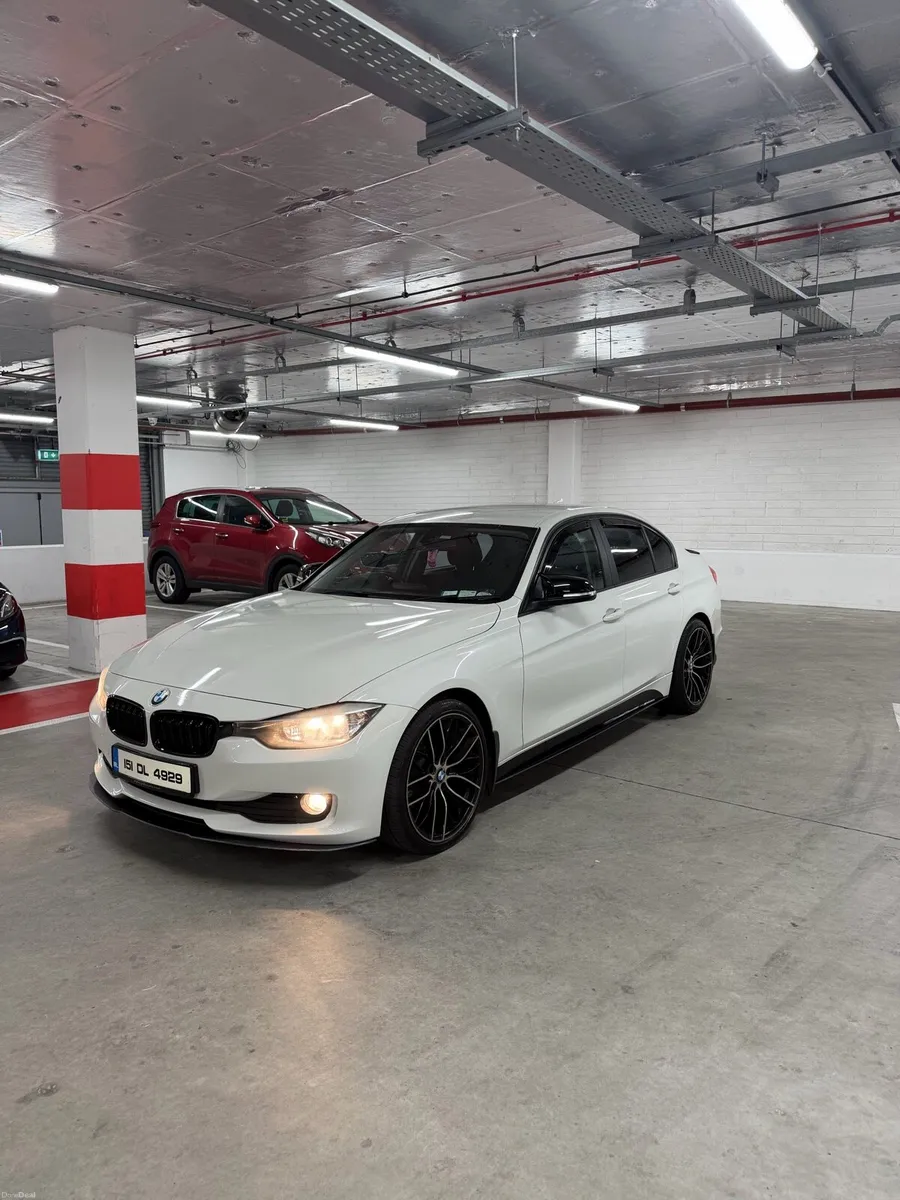 320D f30 - Image 2
