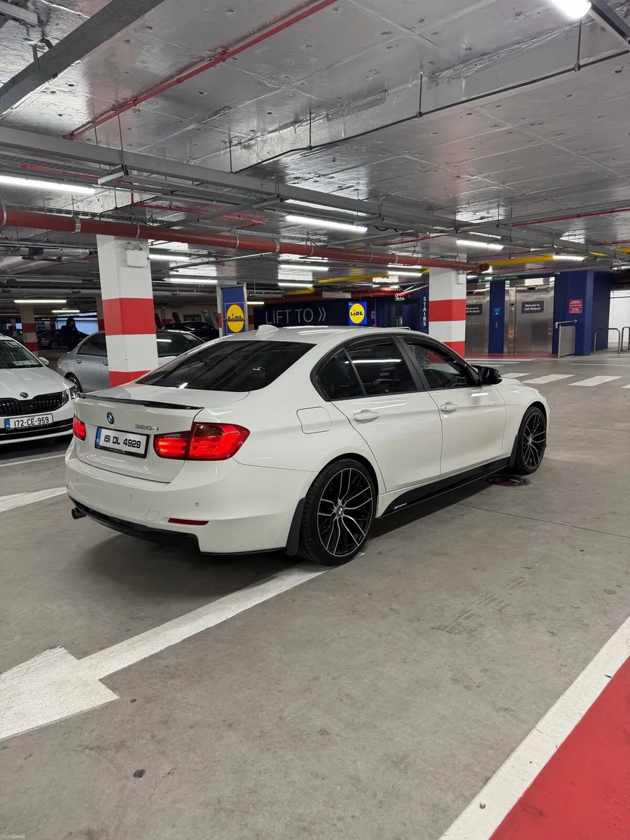 320D f30 - Image 3
