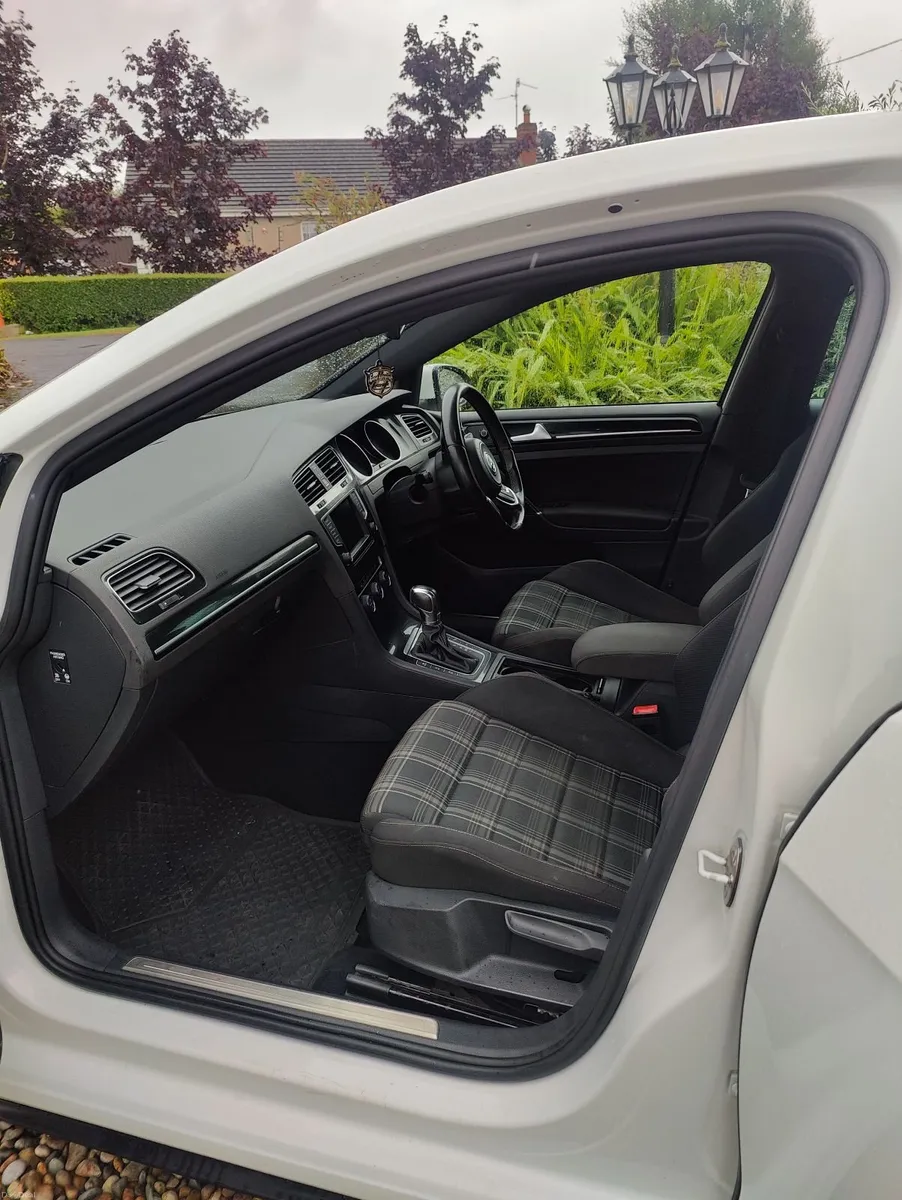 Volkswagen Golf 2015 - Image 2
