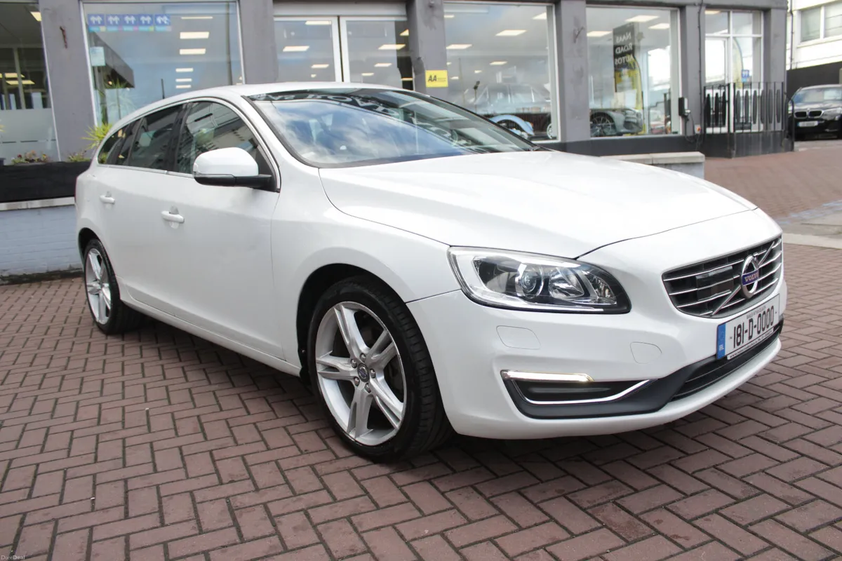 2018 VOLVO V60 - Image 2