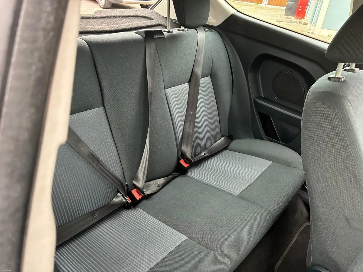 Ford Fiesta 2011 - Image 3