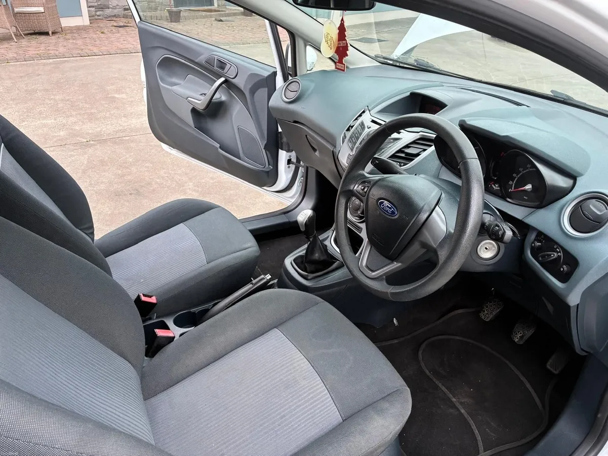 Ford Fiesta 2011 - Image 5