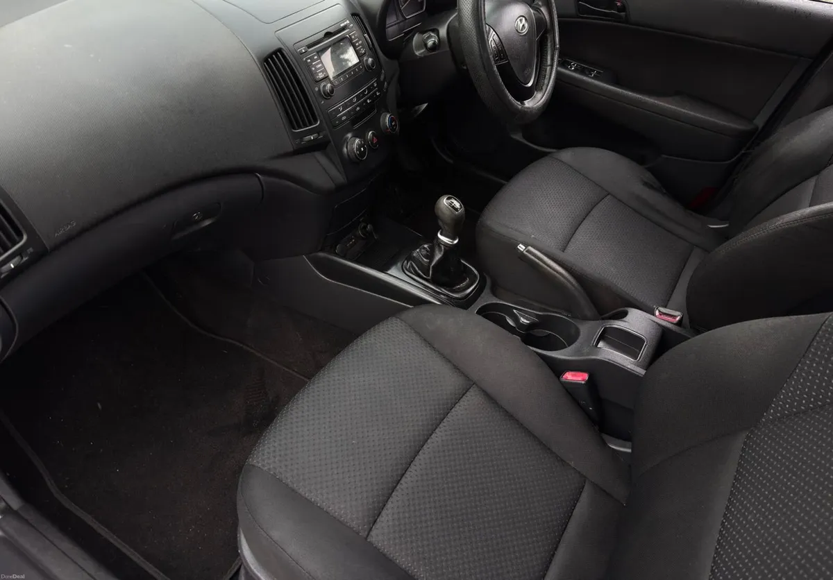 Hyundai i30 2011 1.6 CRDI new nct 9/27 - Image 6