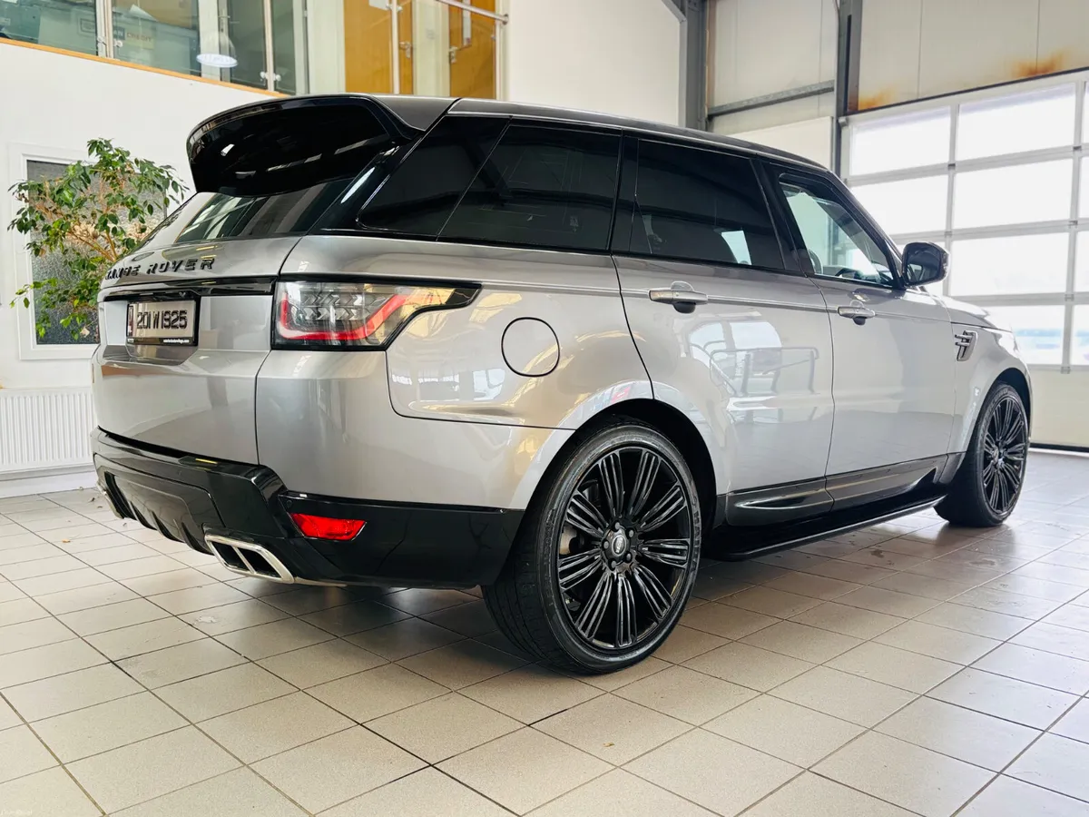 Land Rover Range Rover 2020 Black Edition - Image 5