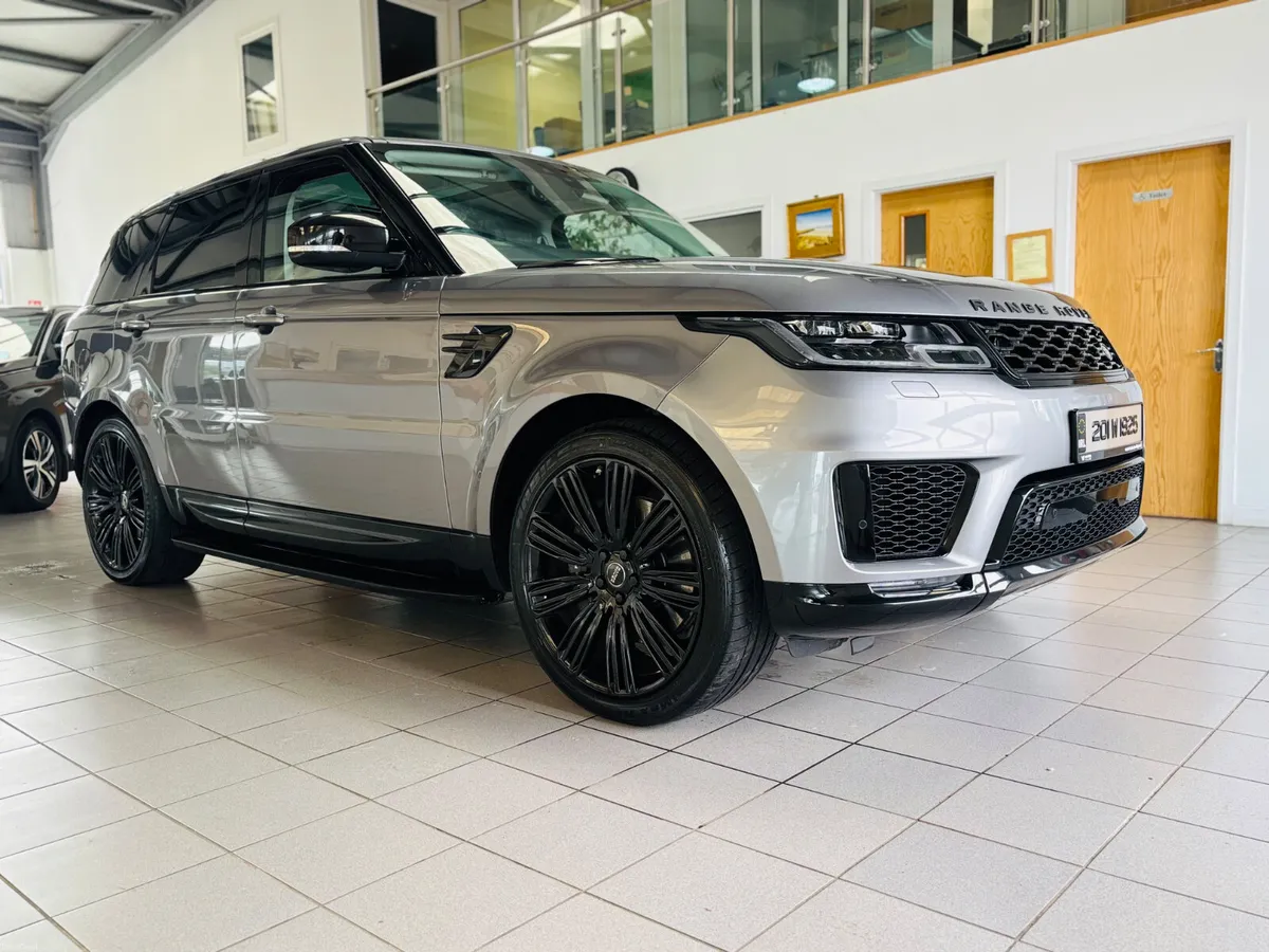 Land Rover Range Rover 2020 Black Edition - Image 2