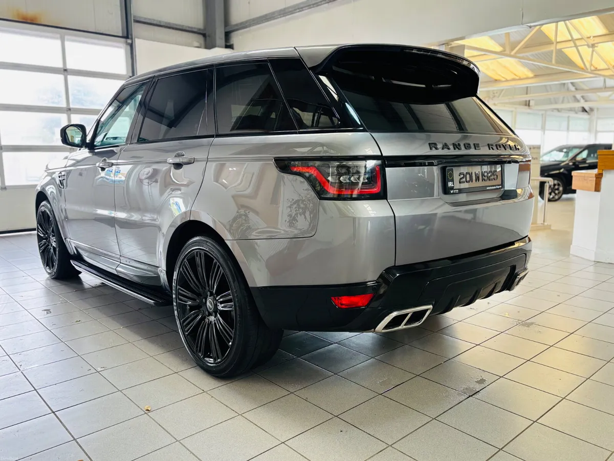 Land Rover Range Rover 2020 Black Edition - Image 6