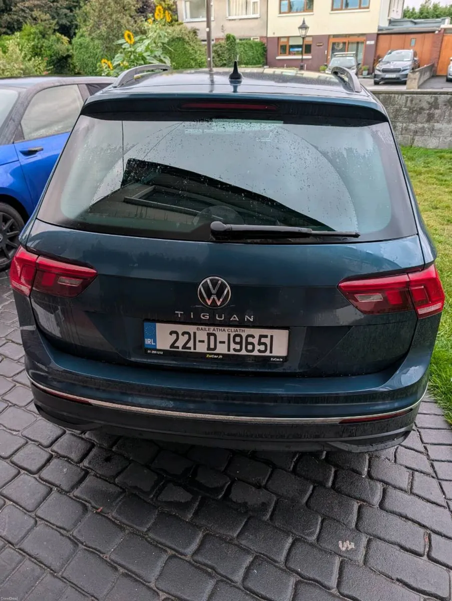 2022 Volkswagen Tiguan - Image 2